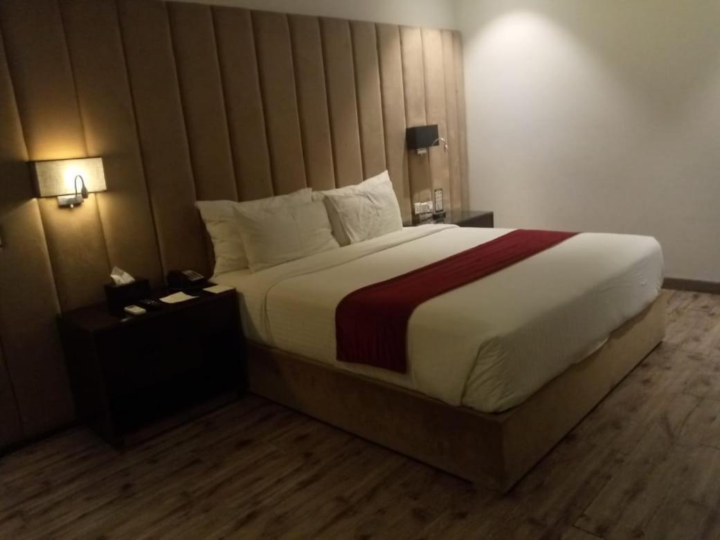 Grand Ittehad Boutique Hotel Lahore Extérieur photo